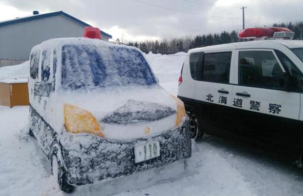 voiturepolice-japon-neige-glace